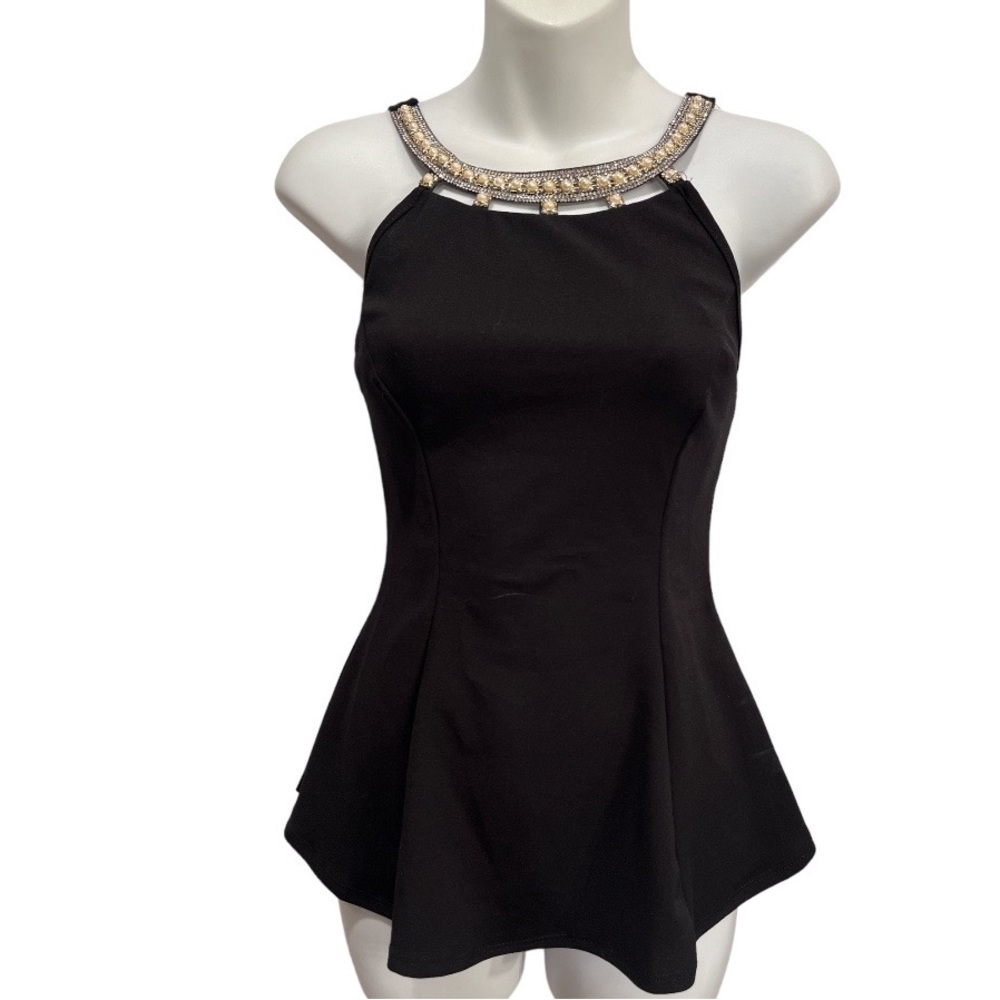 Papaya black Pendulum top with embellishments. Size small
